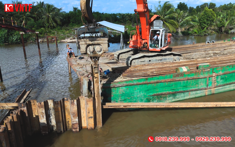 Thi công cừ Lasen IV