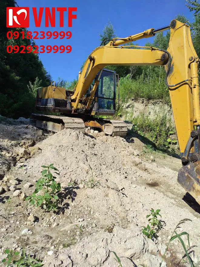 Đào xích KOMATSU PC100-3