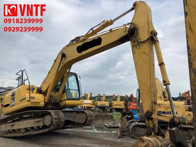 Đào xích KOMATSU PC200-10